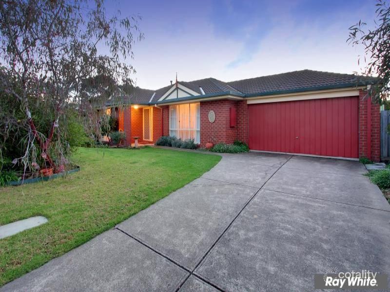 68 Ellinbank Cres, Mornington, VIC 3931
