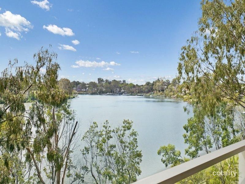 206/205 King Arthur Tce, Tennyson, QLD 4105