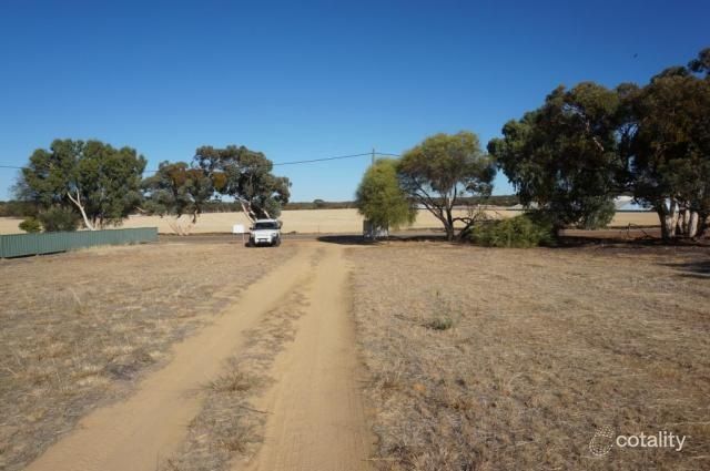 5 Ashton St, Quairading, WA 6383