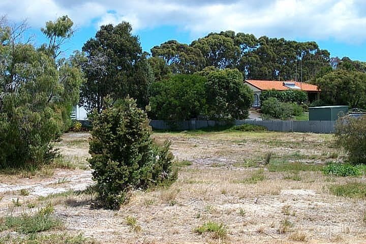 154 Bay View Dr, Little Grove, WA 6330