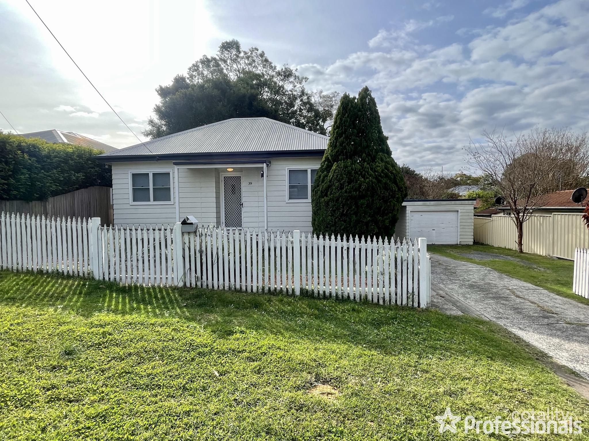 39 Douglas St, Nowra, NSW 2541