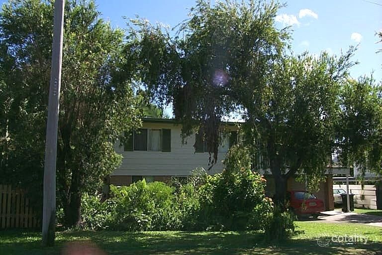 17 Weaver St, Norman Gardens, QLD 4701
