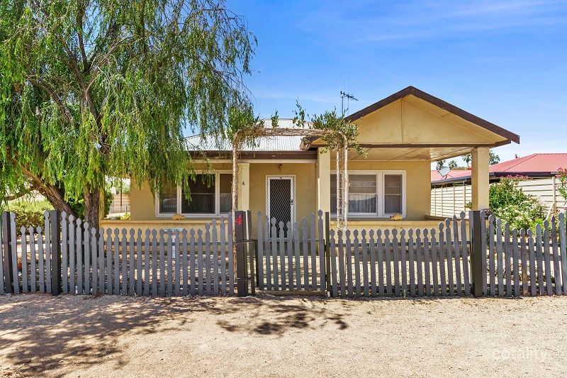 4 Woodhouse Cres, Glossop, SA 5344