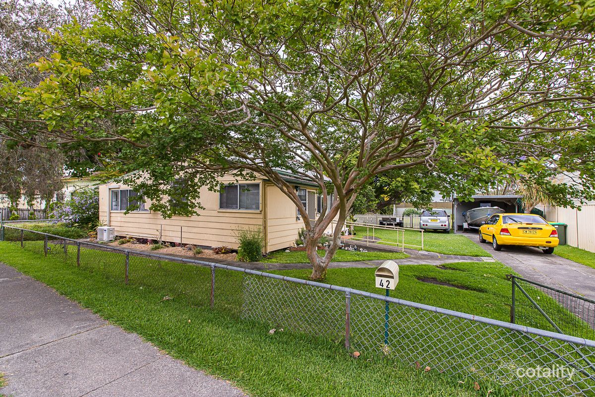 42 Marks Point Rd, Marks Point, NSW 2280