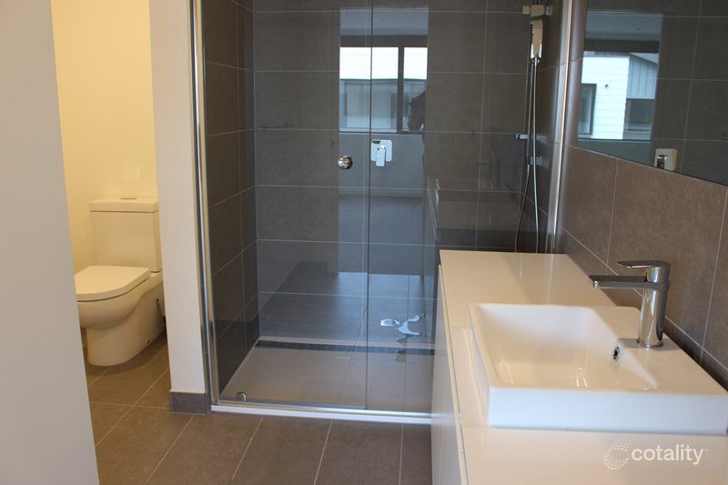 42 Sharp Cct, Mill Park, VIC 3082