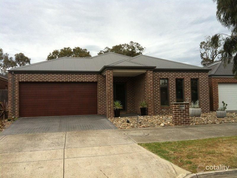 39 Huntingfield Dr, South Morang, VIC 3752