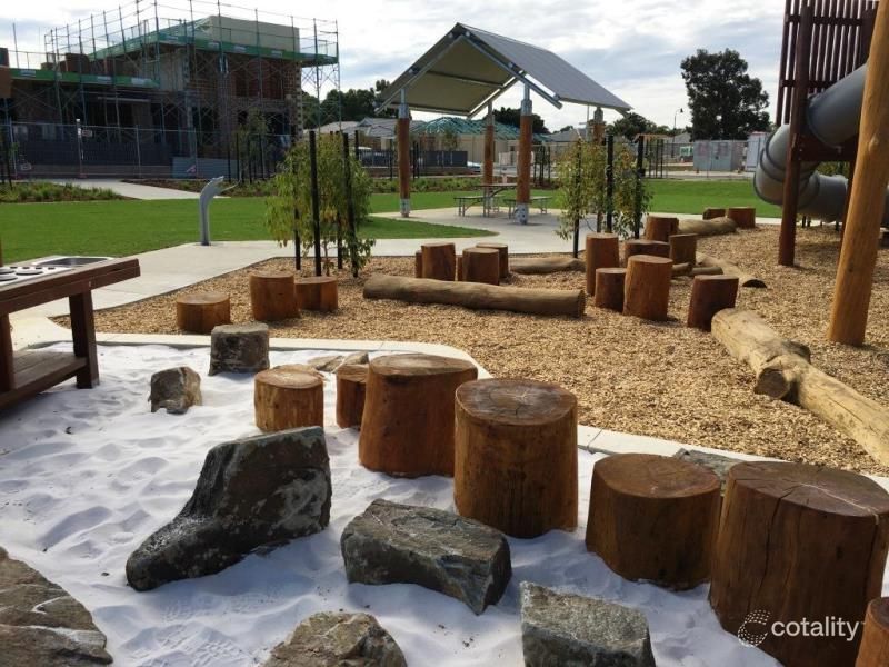 13 Canopy Cct, Forrestfield, WA 6058