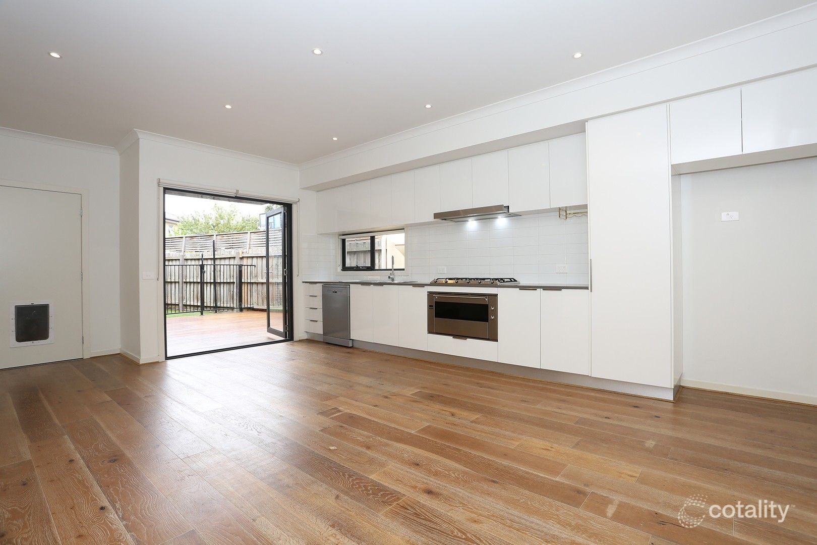 2/11 Poplar Cres, Bellfield, VIC 3081