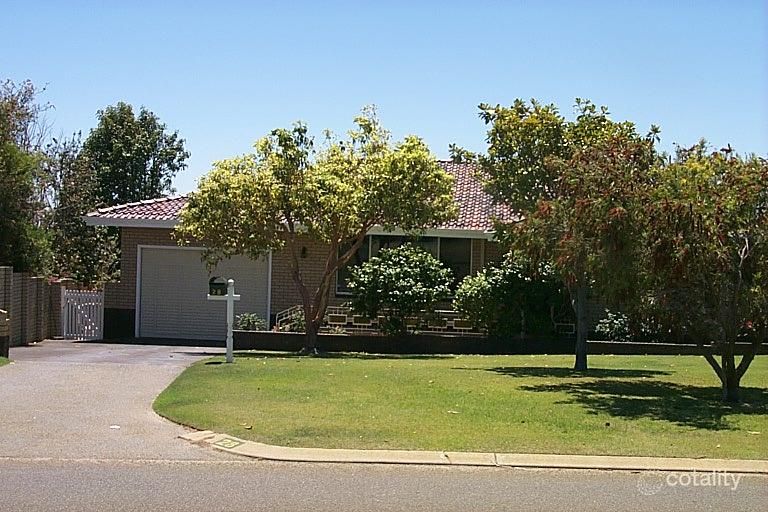 28 Edmondson Cres, Karrinyup, WA 6018