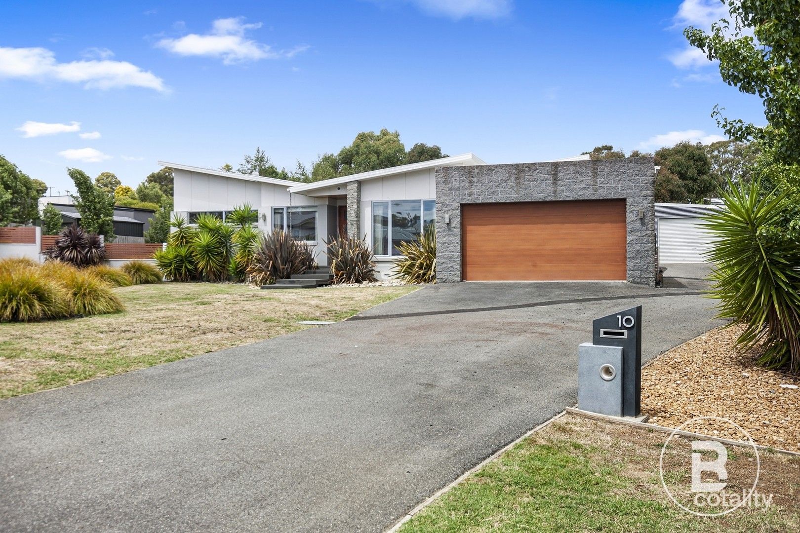 10 Gracefield Dr, Brown Hill, VIC 3350
