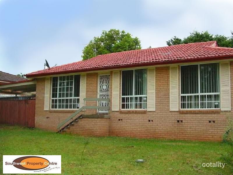 39 Woodcourt St, Ambarvale, NSW 2560