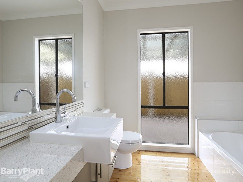 74 Rose Ave, Norlane, VIC 3214