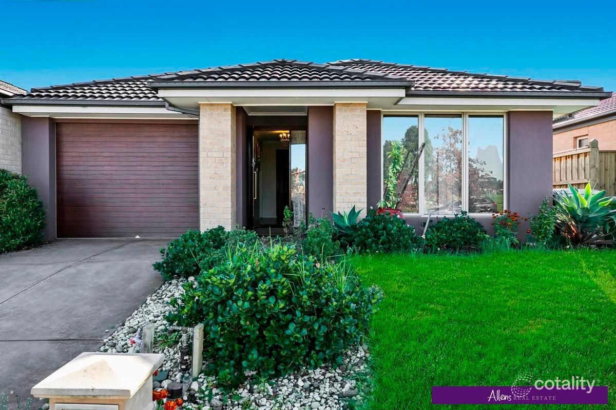 26 Quarters Bvd, Cranbourne West, VIC 3977