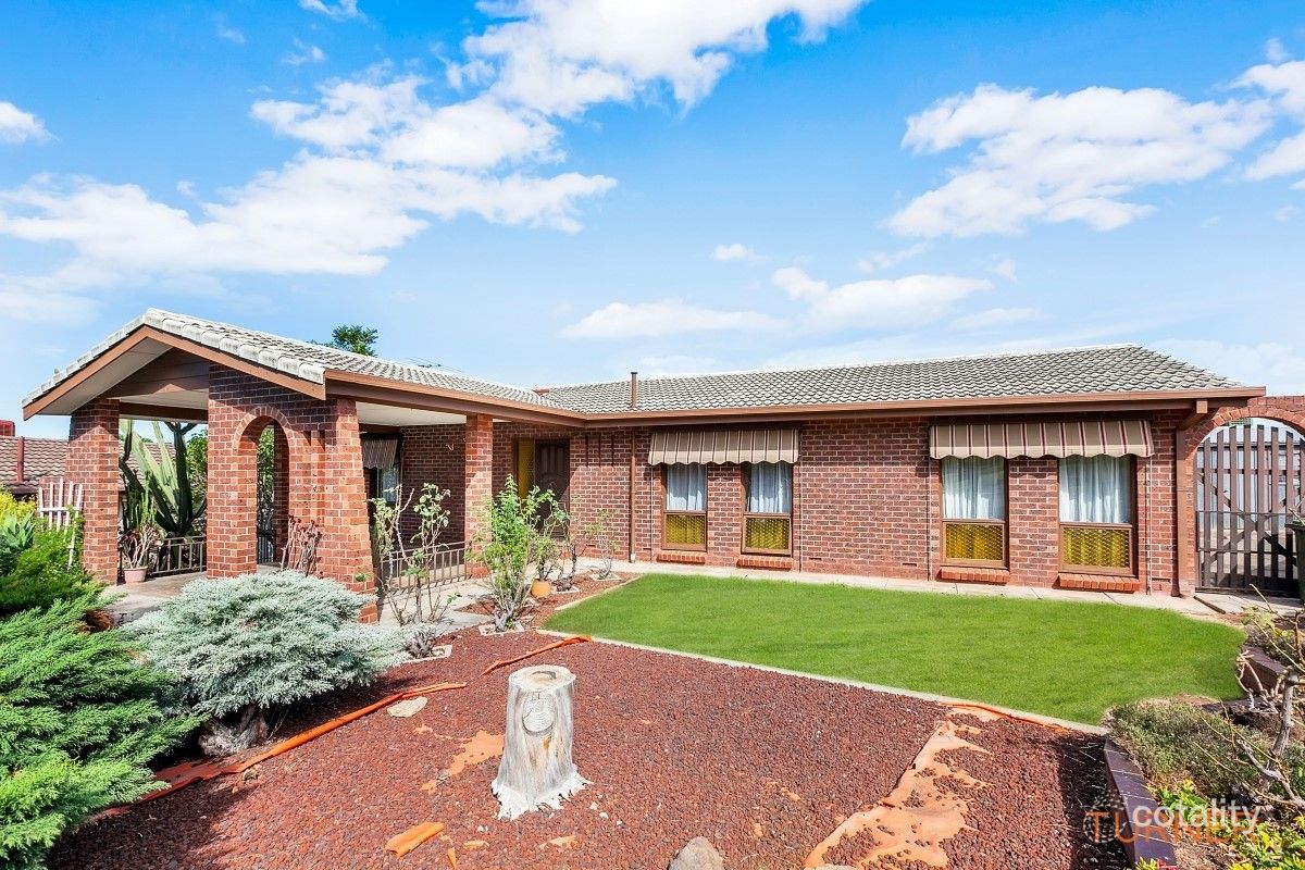 18 Carole Cres, Modbury, SA 5092