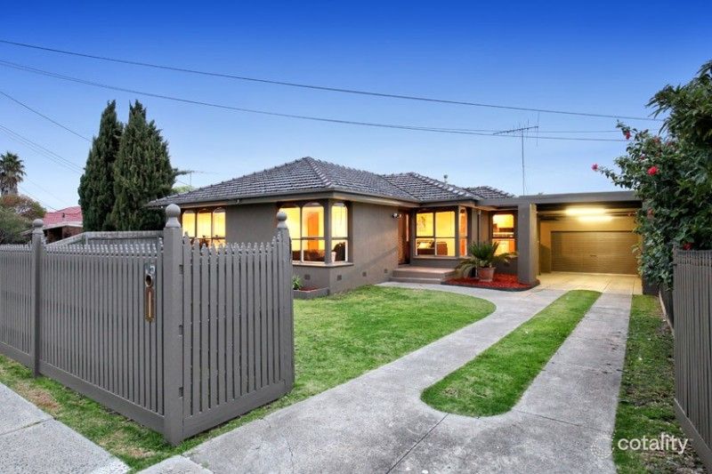 15 Hall Rd, Gladstone Park, VIC 3043