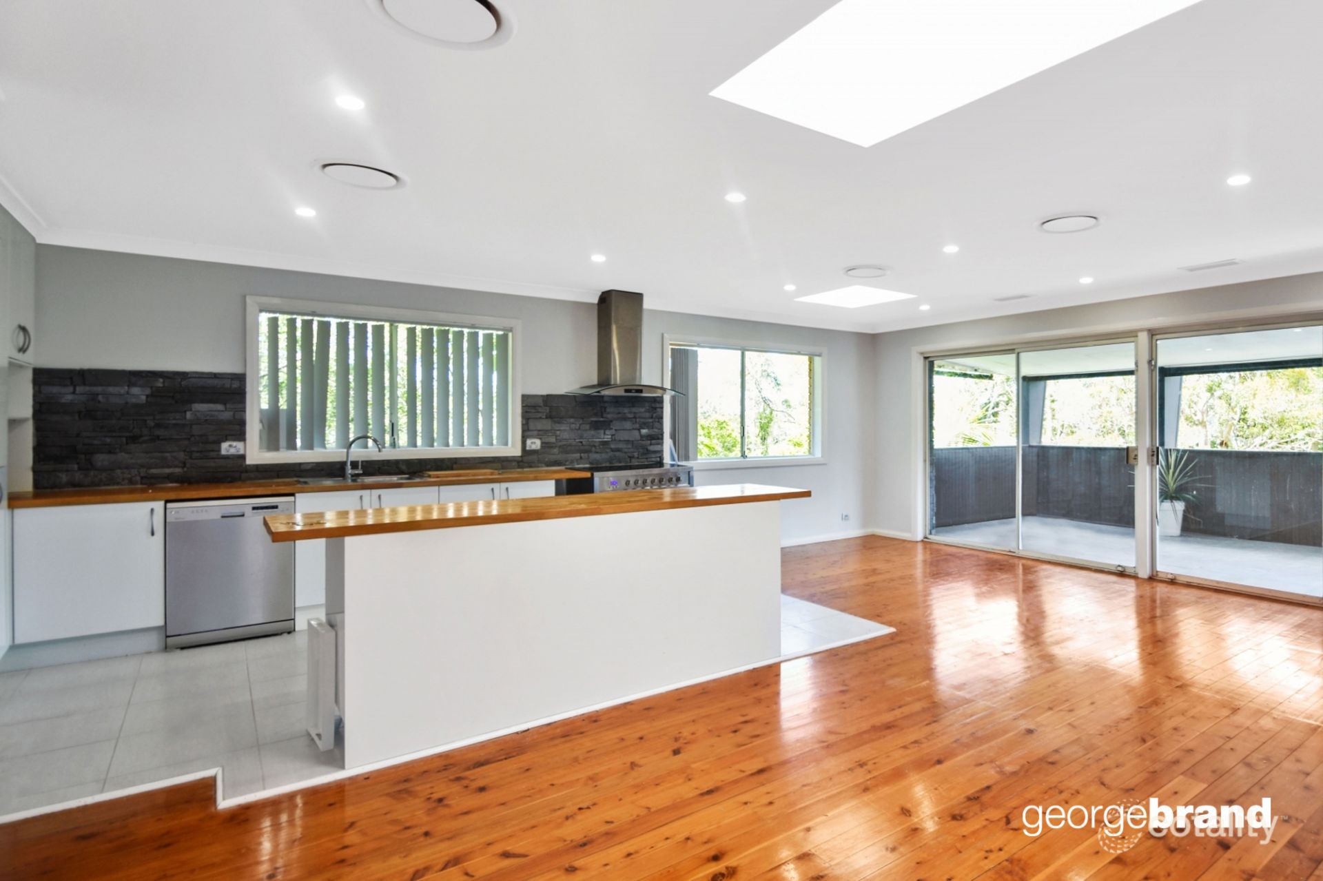 10 Pixie Ave, Green Point, NSW 2251