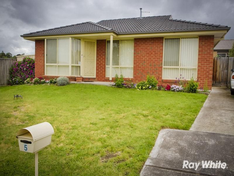5 Riviera Dr, Pakenham, VIC 3810