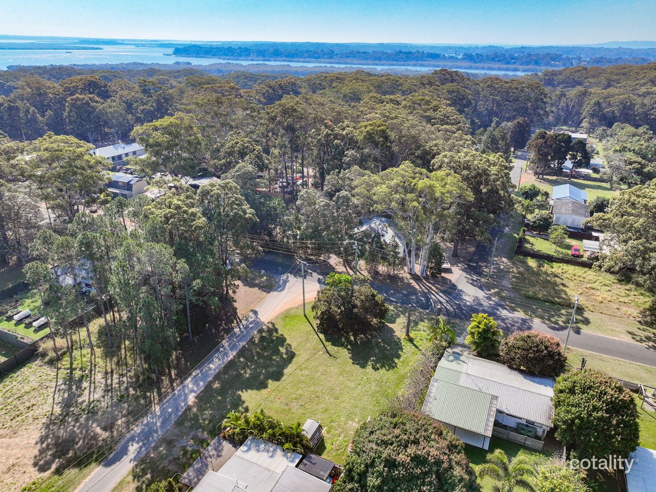84 Kings Rd, Russell Island, QLD 4184