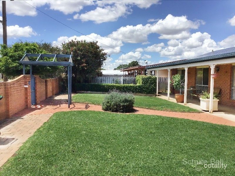 200 Cathundril St, Narromine, NSW 2821