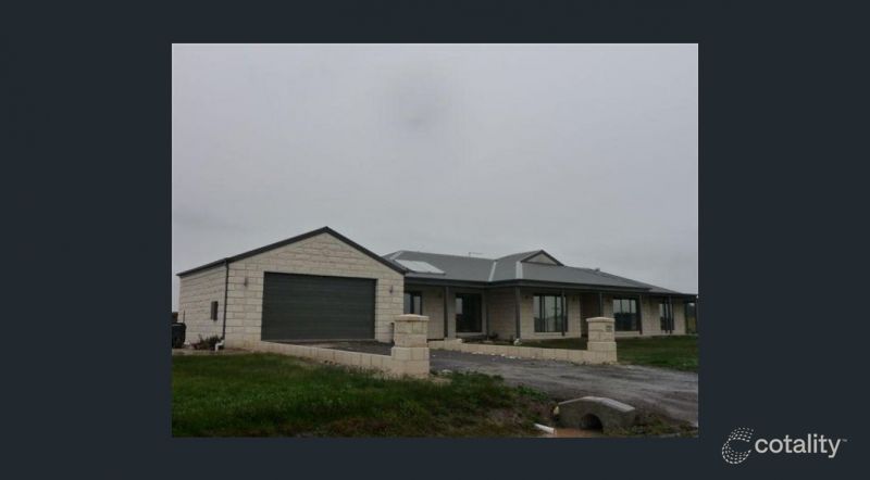 1 Diamond Dr, Cardigan Village, VIC 3352