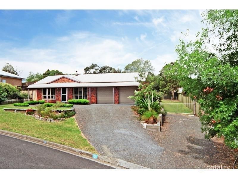 3 Binks Pl, Cambewarra Village, NSW 2540