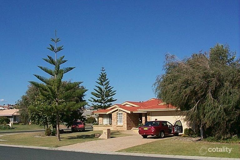 1 Gainsborough Way, Mullaloo, WA 6027