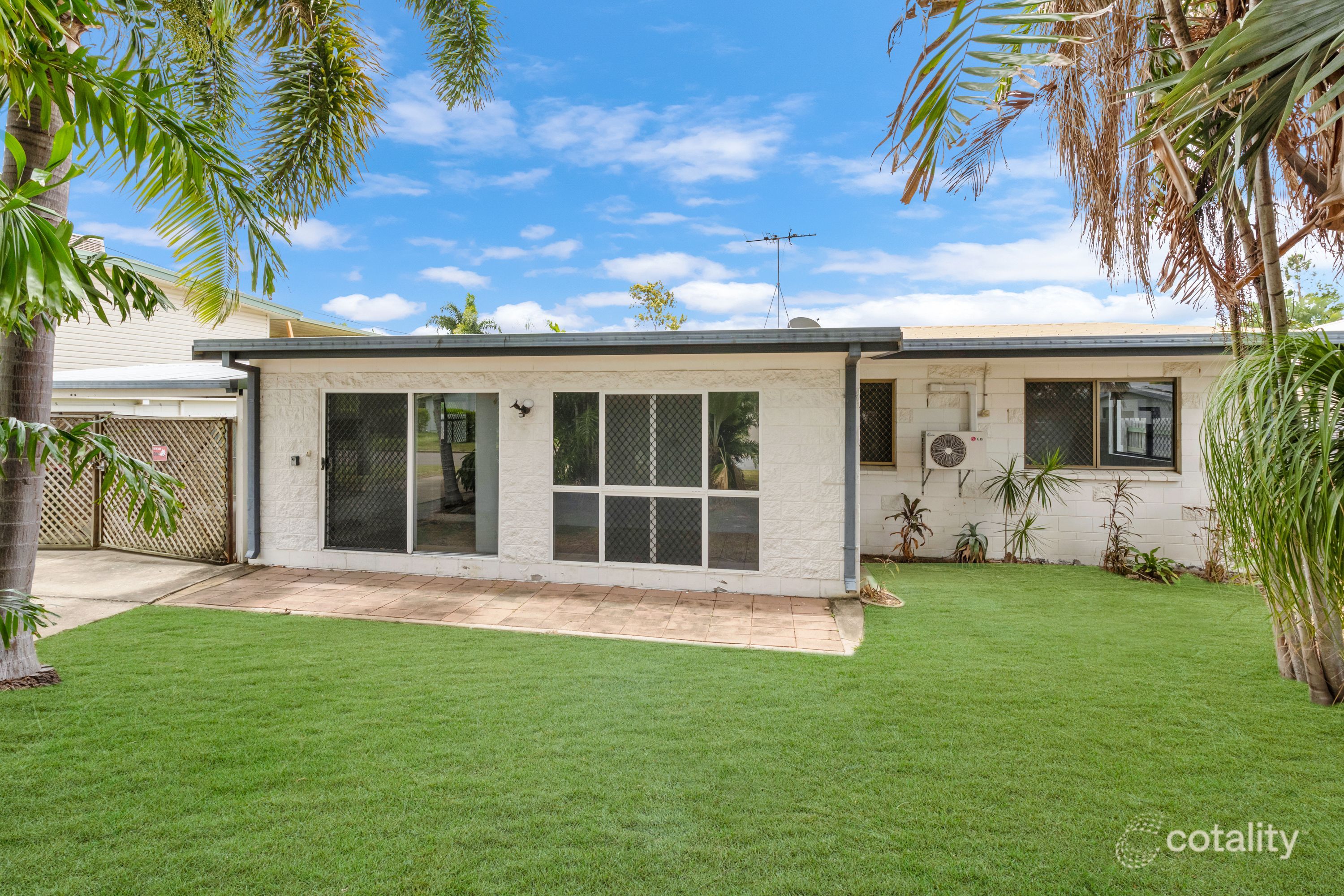 7 Ryrie Cres, Rasmussen, QLD 4815