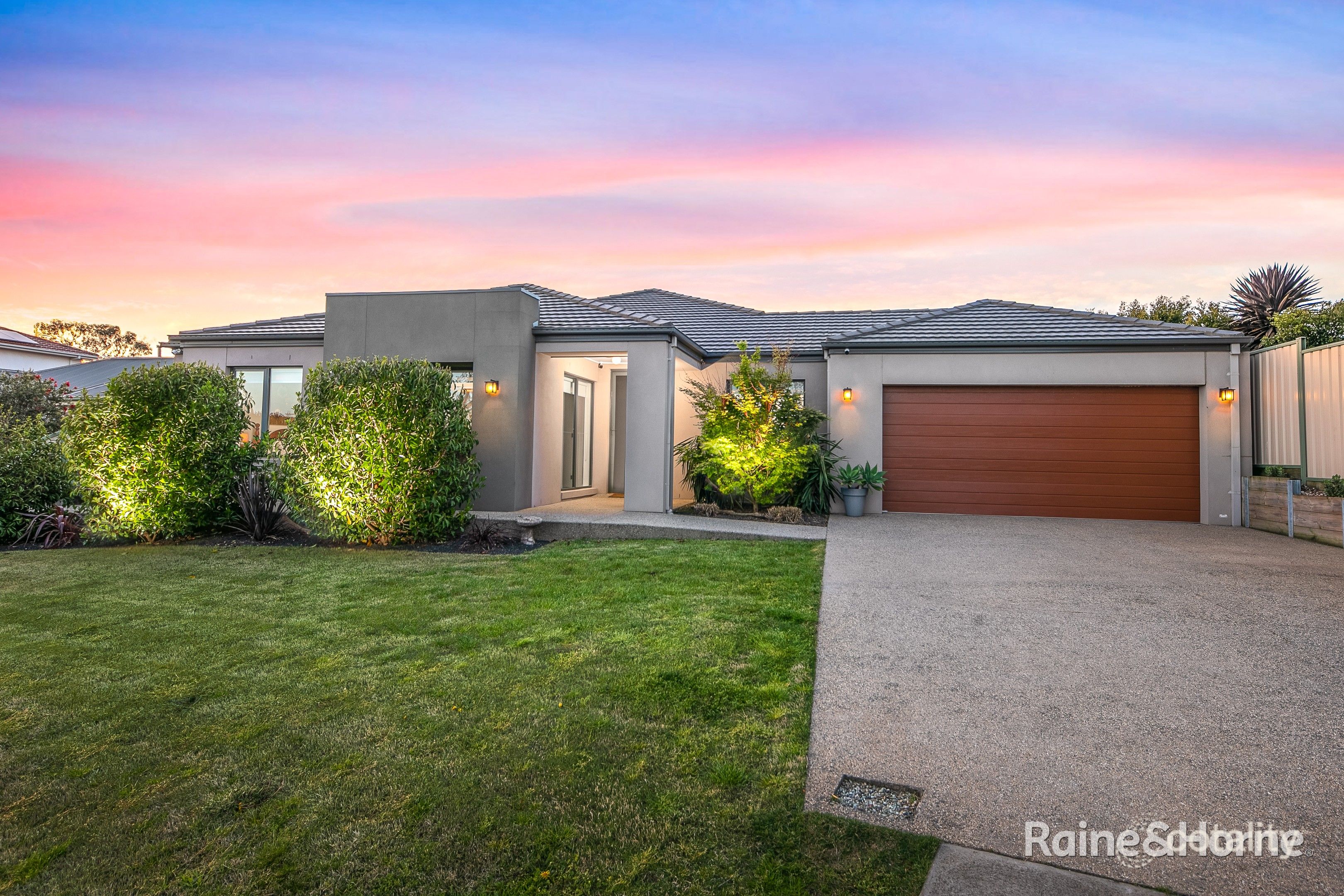 2 Renton Ct, Sunbury, VIC 3429