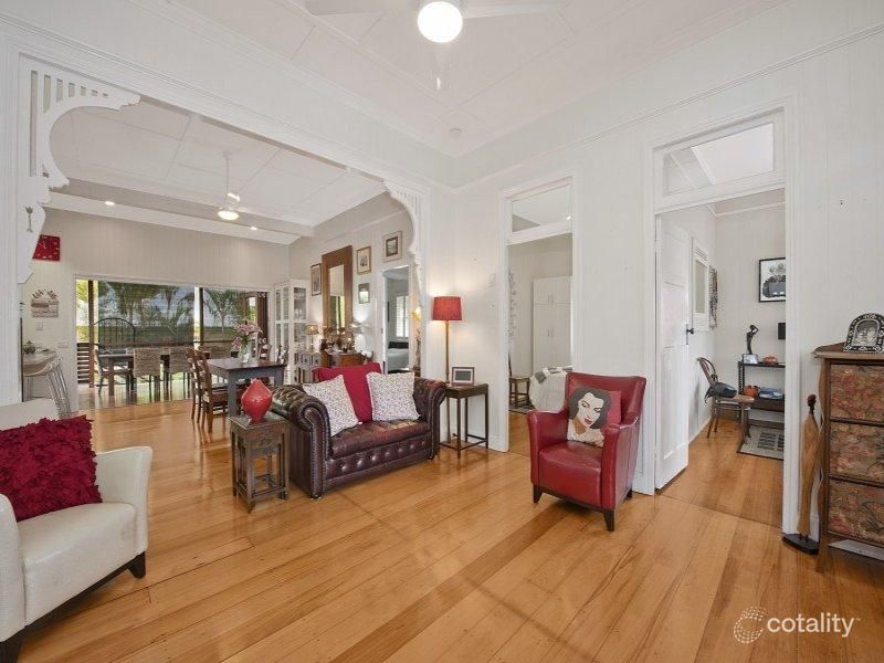 17 Galway St, Greenslopes, QLD 4120