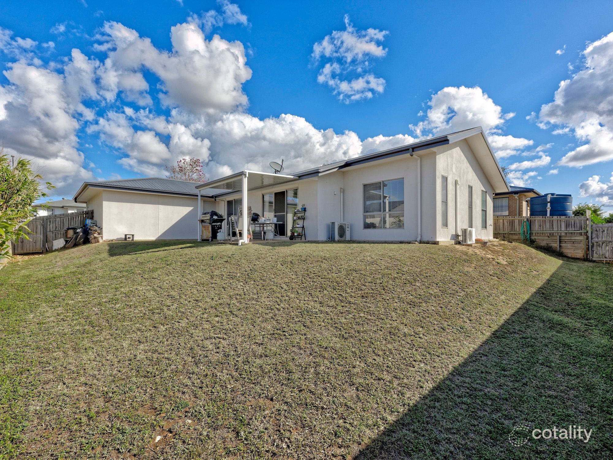 8 Darby St, Branyan, QLD 4670