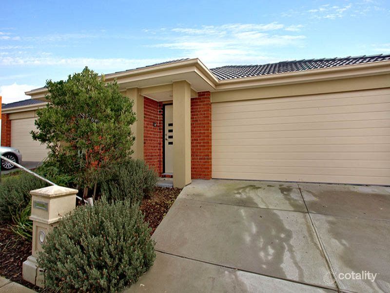 33 Ballybunion Ave, Craigieburn, VIC 3064