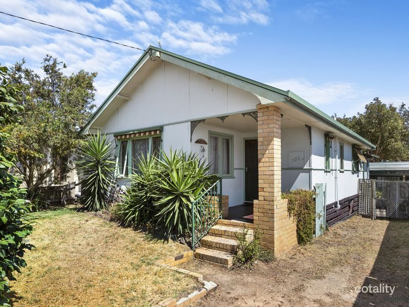 102 Sixth Ave, Rosebud, VIC 3939
