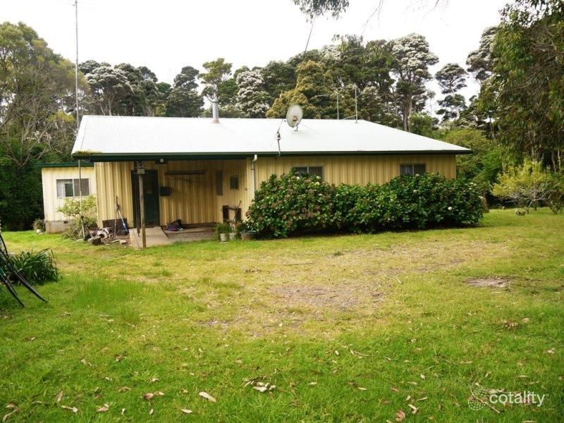 130 Forrest St, Naracoopa, TAS 7256