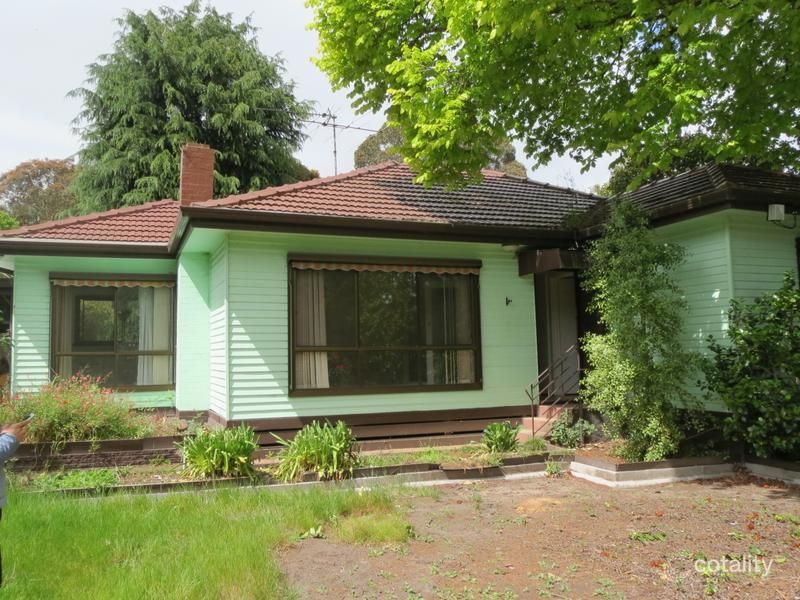 10 Seares Dr, Ringwood East, VIC 3135