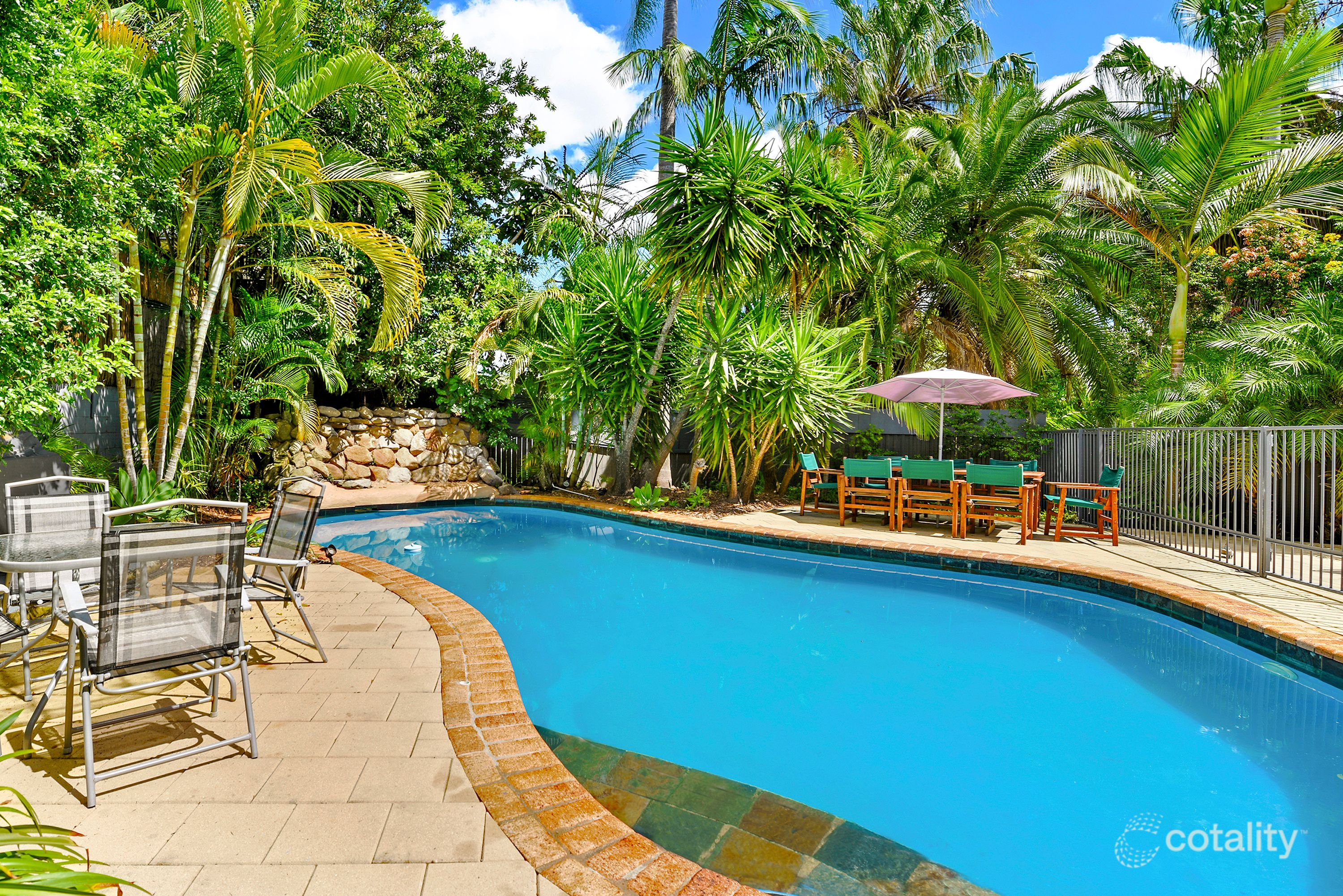 4 Tallowood Rd, Ashmore, QLD 4214