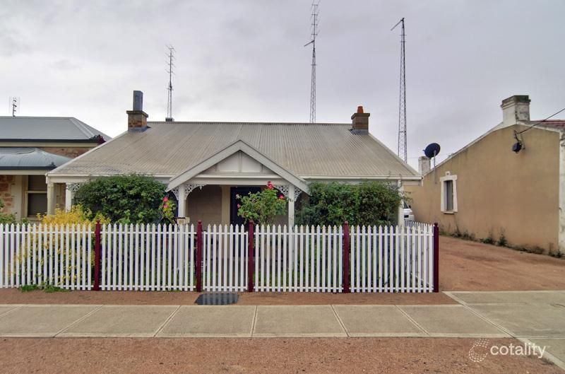 98 George St, Moonta, SA 5558
