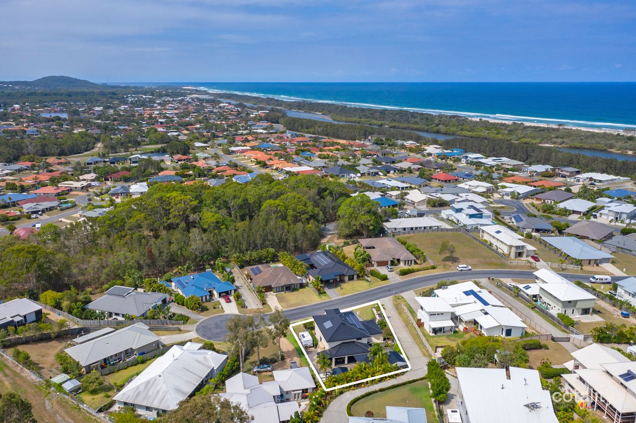 21 Woodfull Cres, Pottsville, NSW 2489