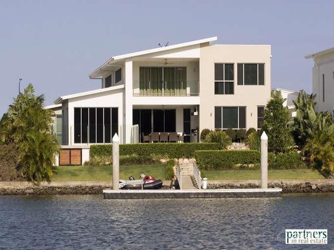 2032 The Circle, Hope Island, QLD 4212