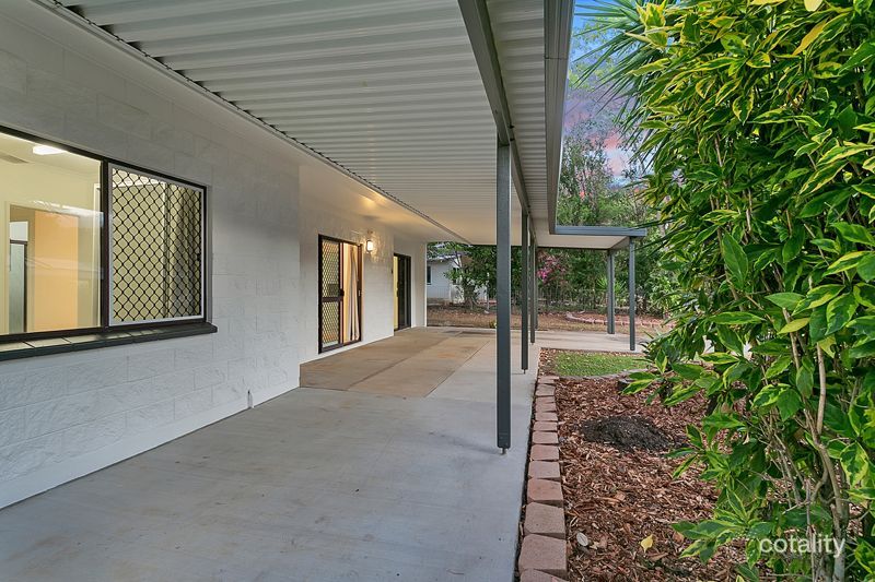 14 Universal Cl, White Rock, QLD 4868