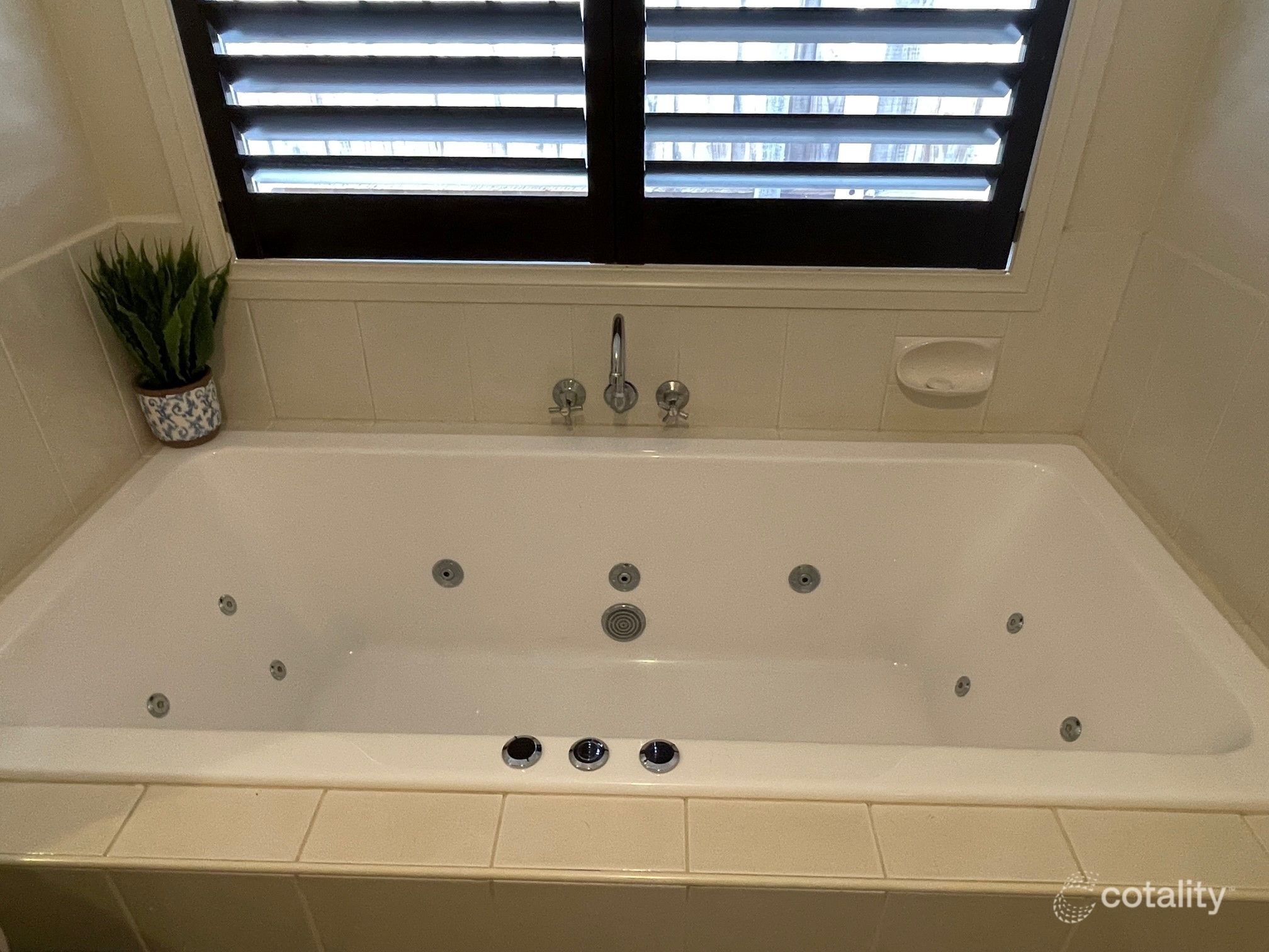 4 Omega St, Carrum Downs, VIC 3201