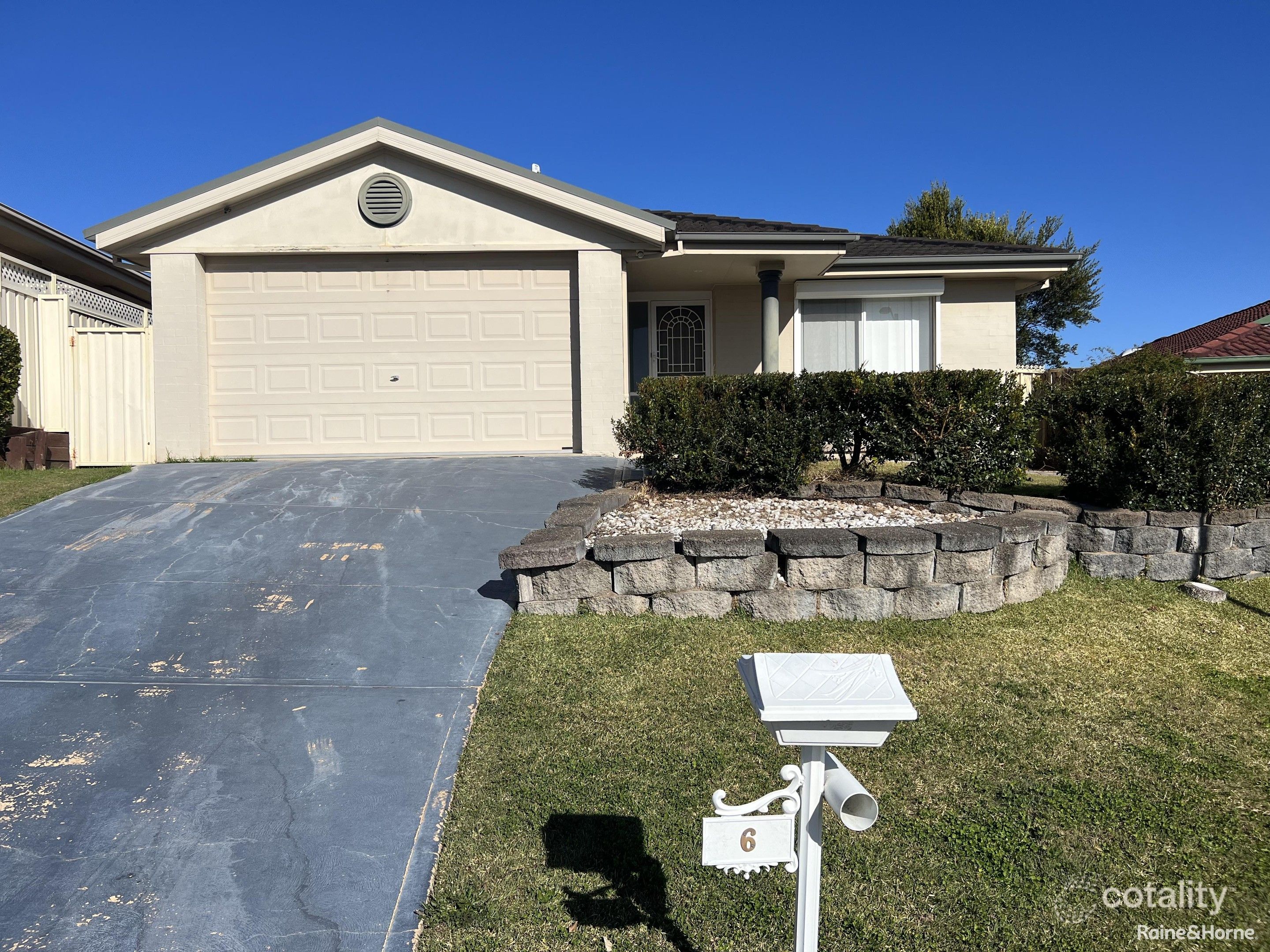 6 Hoya Cl, Cameron Park, NSW 2285