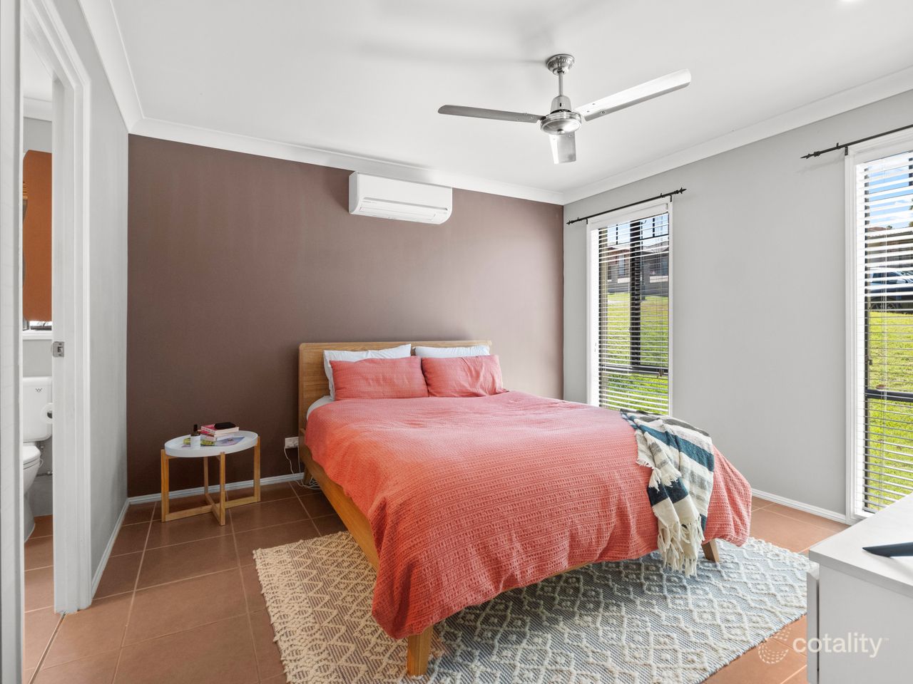 23 Penrhyn St, Pacific Pines, QLD 4211