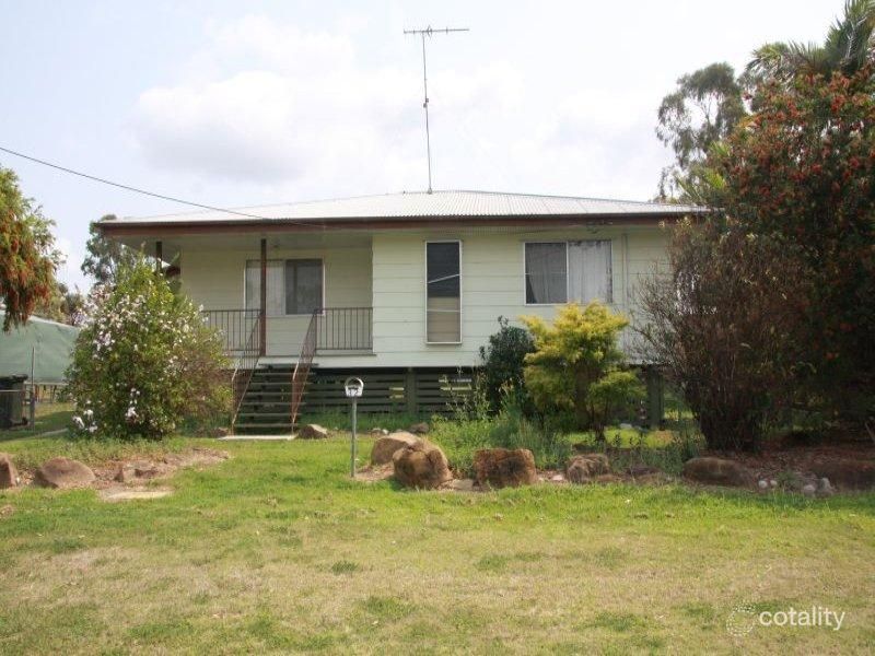 32 Nobbs St, Moura, QLD 4718