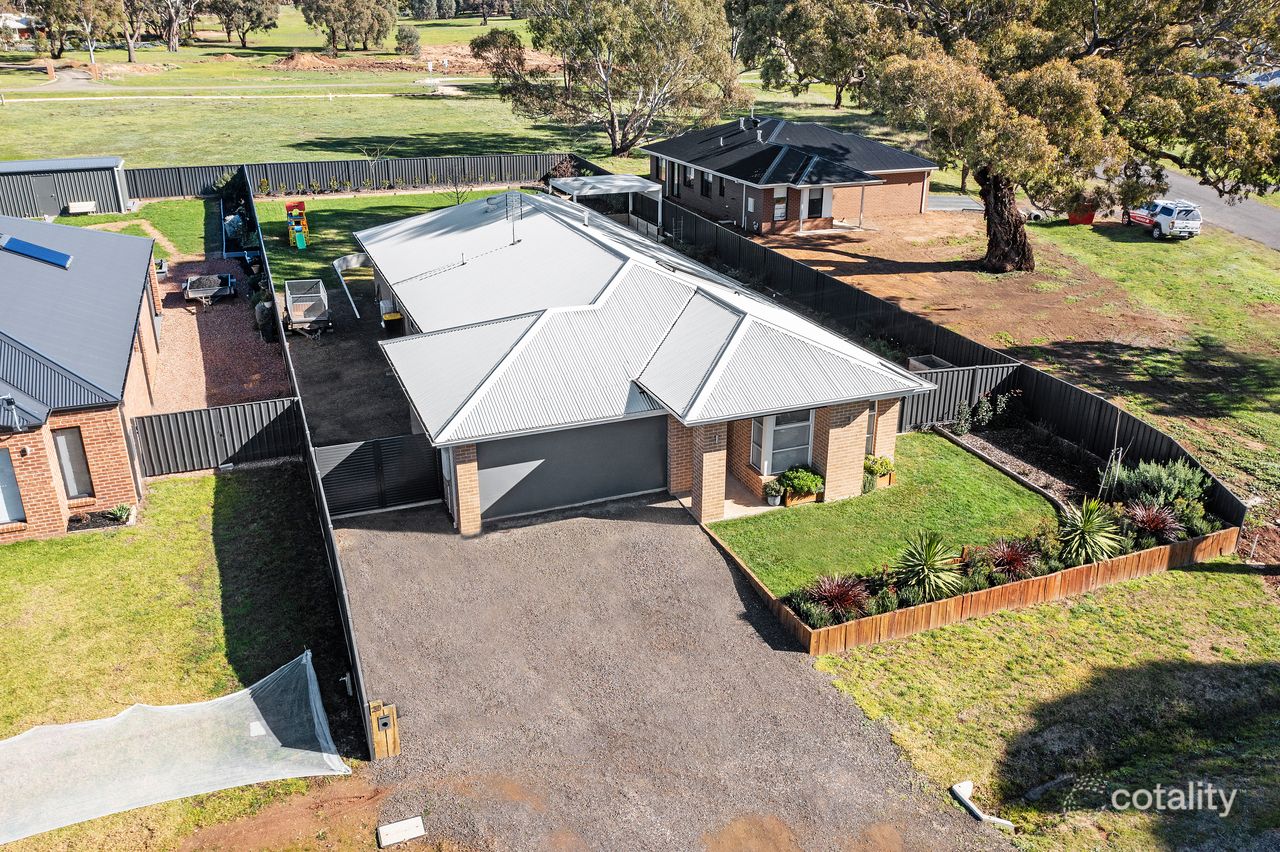 20 Boomerang Pl, Heathcote, VIC 3523