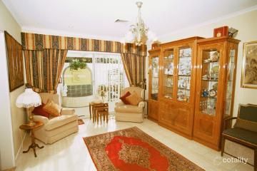 1 Thornhill Dr, Forest Hill, VIC 3131