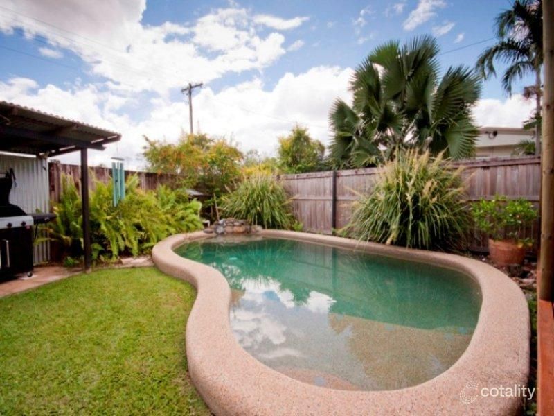 9 Elmire Cl, Westcourt, QLD 4870