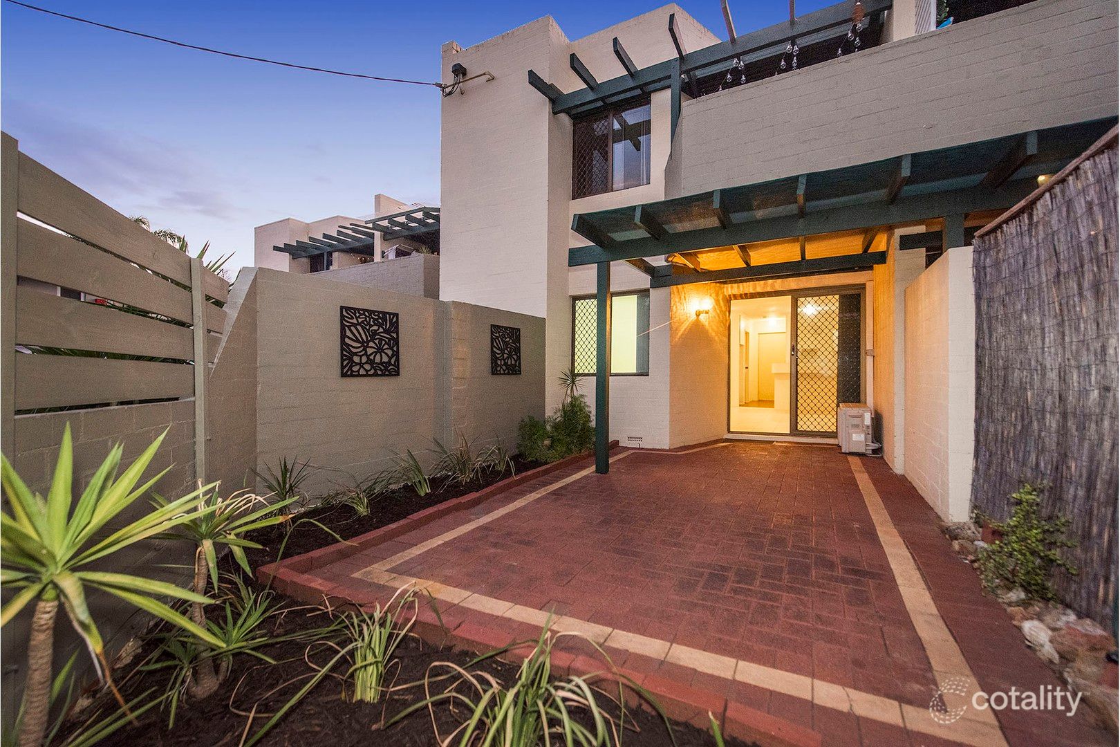 2/6 Heppingstone St, South Perth, WA 6151