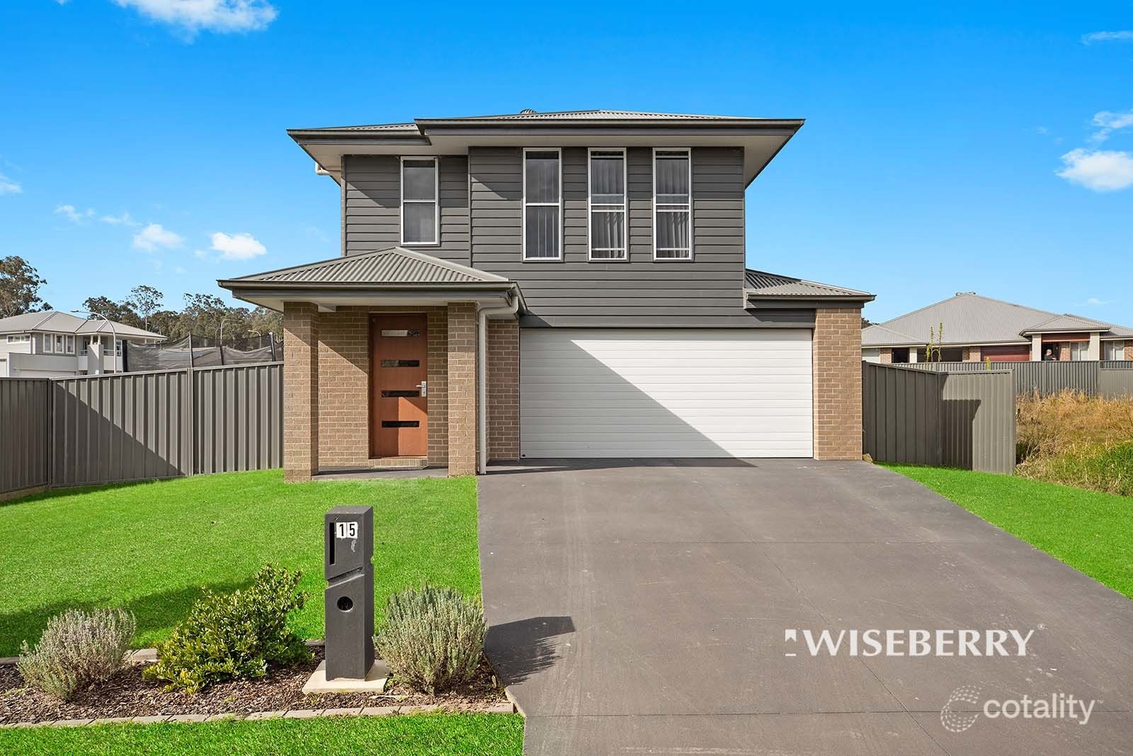 15 Stanhope Cres, Wadalba, NSW 2259