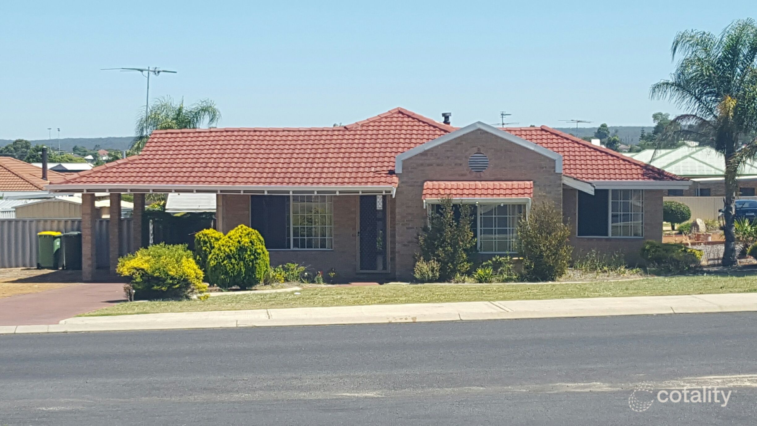 10 Pine Ct, Collie, WA 6225