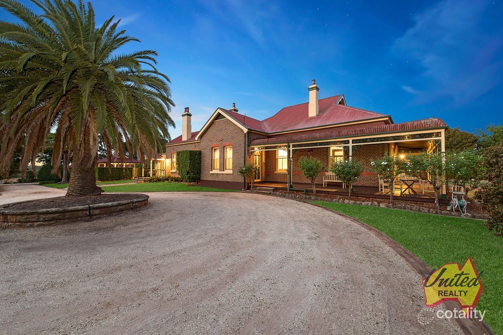 180 Macquarie Grove Rd, Kirkham, NSW 2570